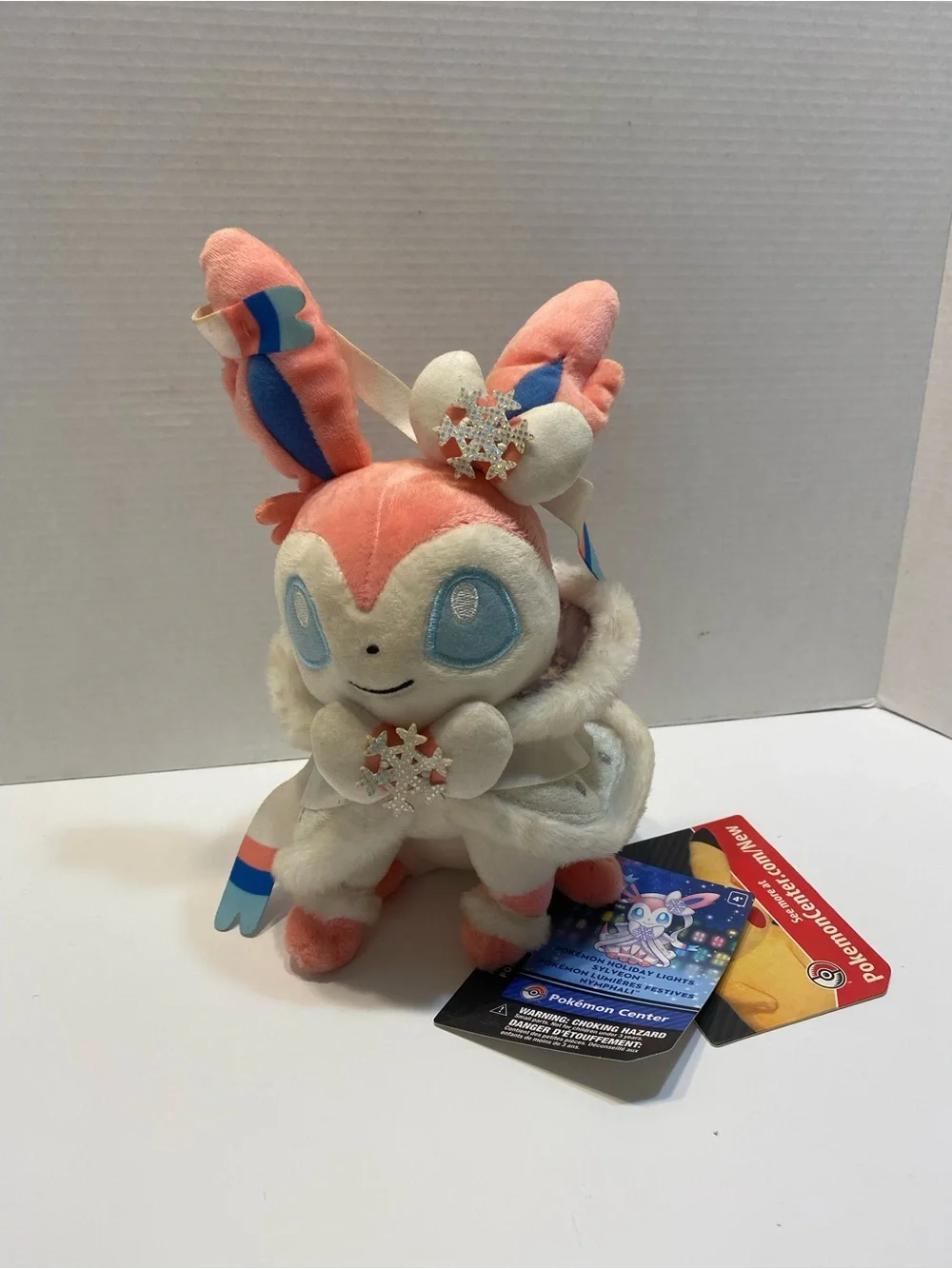 Pokémon Holiday Lights Sylveon Evee Plush 9” 2019 NWT Pokemon Collectible